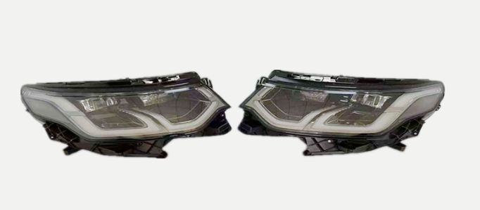 Land Rover Discovery Sport L550 Rh headlight LR137597 Lh headlight LR137596 Headlight 15Pin 2020 to 2023